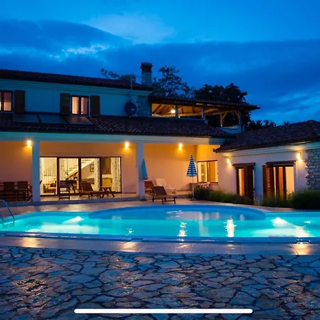 Hébergement de vacances Arton Mit Beheiztem Pool- In Istrien By Interhome