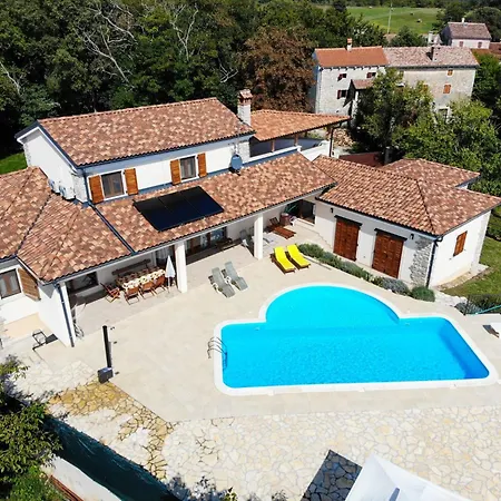 Arton Mit Beheiztem Pool- In Istrien By Interhome Hébergement de vacances