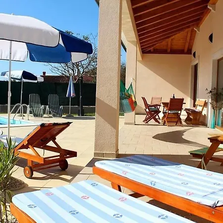 Arton Mit Beheiztem Pool- In Istrien By Interhome
