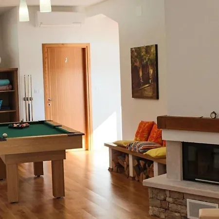 Arton Mit Beheiztem Pool- In Istrien By Interhome