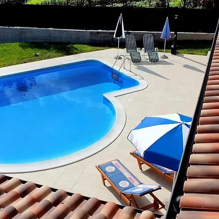 Arton Mit Beheiztem Pool- In Istrien By Interhome
